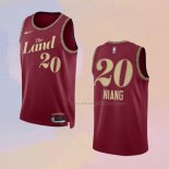 Camiseta Cleveland Cavaliers Georges Niang NO 20 Ciudad 2023-24 Rojo